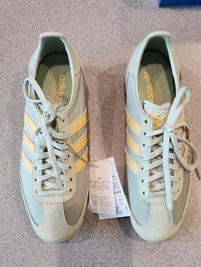 adidas Women Sneakers in Pale Green and Pale Yellow